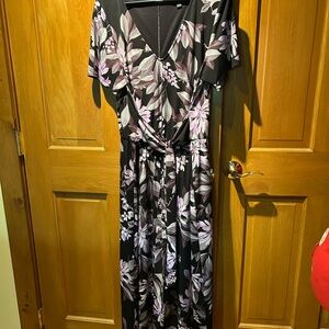 Floral V-Neck Jumpsuit- Black and Purple. 🥭